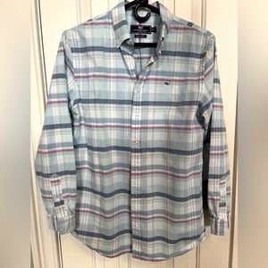 Vineyard vines plaid button up. Like new.